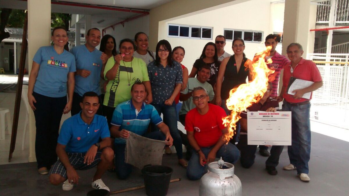 Colaboradores Participam De Treinamento Para Brigada De Incêndio Escola Espaço Educar 